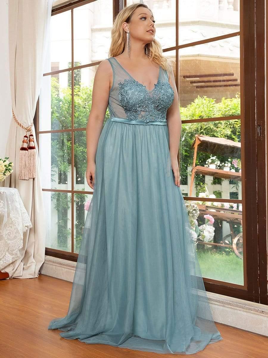 Robe de demoiselle d'honneur avec appliques en dentelle florale et col en V pour femmes de grande taille #Couleur_Bleu Fume