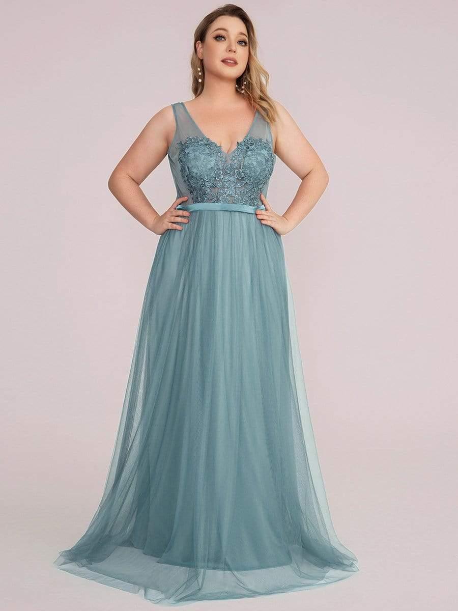 Robe de demoiselle d'honneur avec appliques en dentelle florale et col en V pour femmes de grande taille #Couleur_Bleu Fume