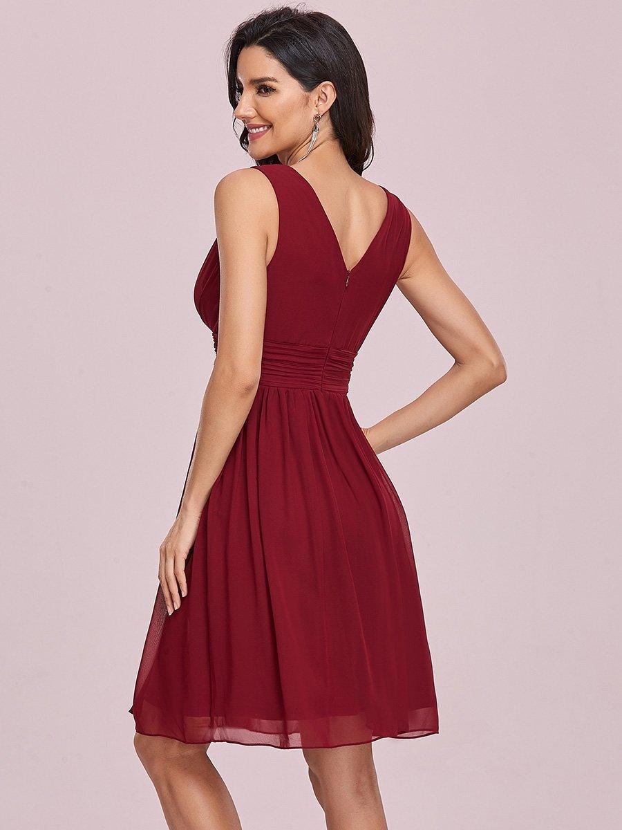 Taille personnalisée Robes de Demoiselle D'Honneur élégante Mi-Longue Chiffon à Col V #Couleur_Bordeaux