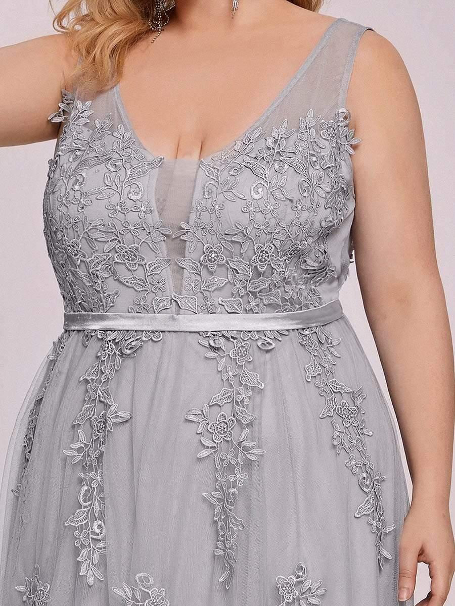 Robe de soirée en tulle fluide sans manches avec appliques élégantes de grande taille #Couleur_Gris