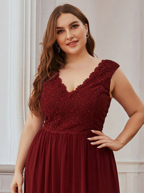 Robe de Soirée Longue élégante en Dentelle Florale à Col en V