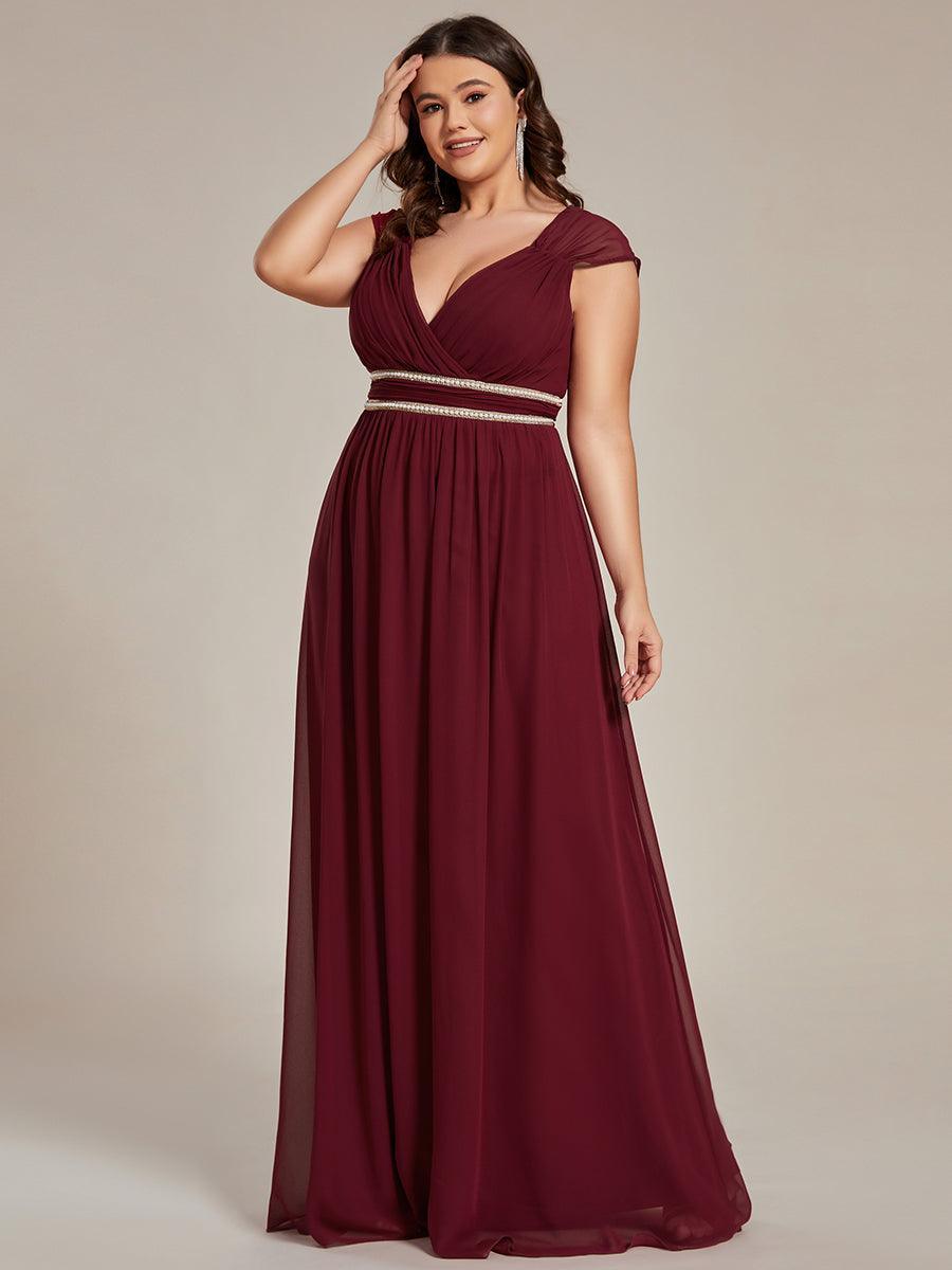 Robe longue de demoiselle d'honneur froncée à col en V #Couleur_Bordeaux