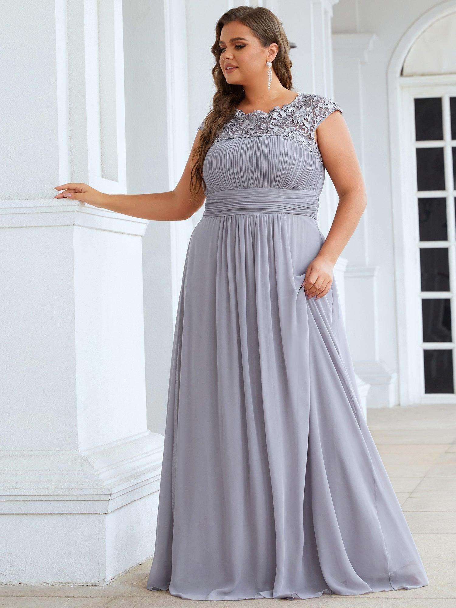 Robe mariage invitée élégante et flatteuse de grande taille #Couleur_Gris