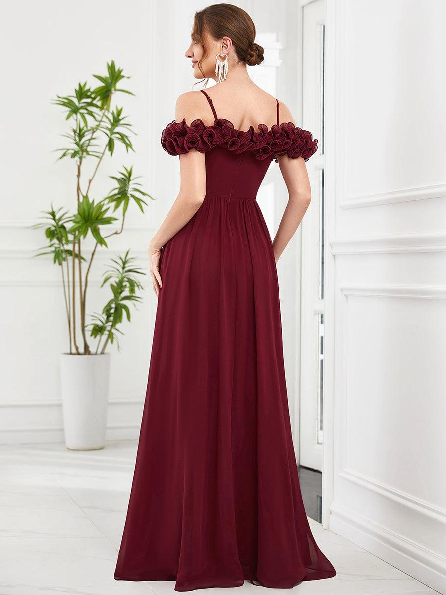 Robe demoiselle d'honneur en mousseline épaules dénudées bretelles fines à volants #Couleur_Bordeaux