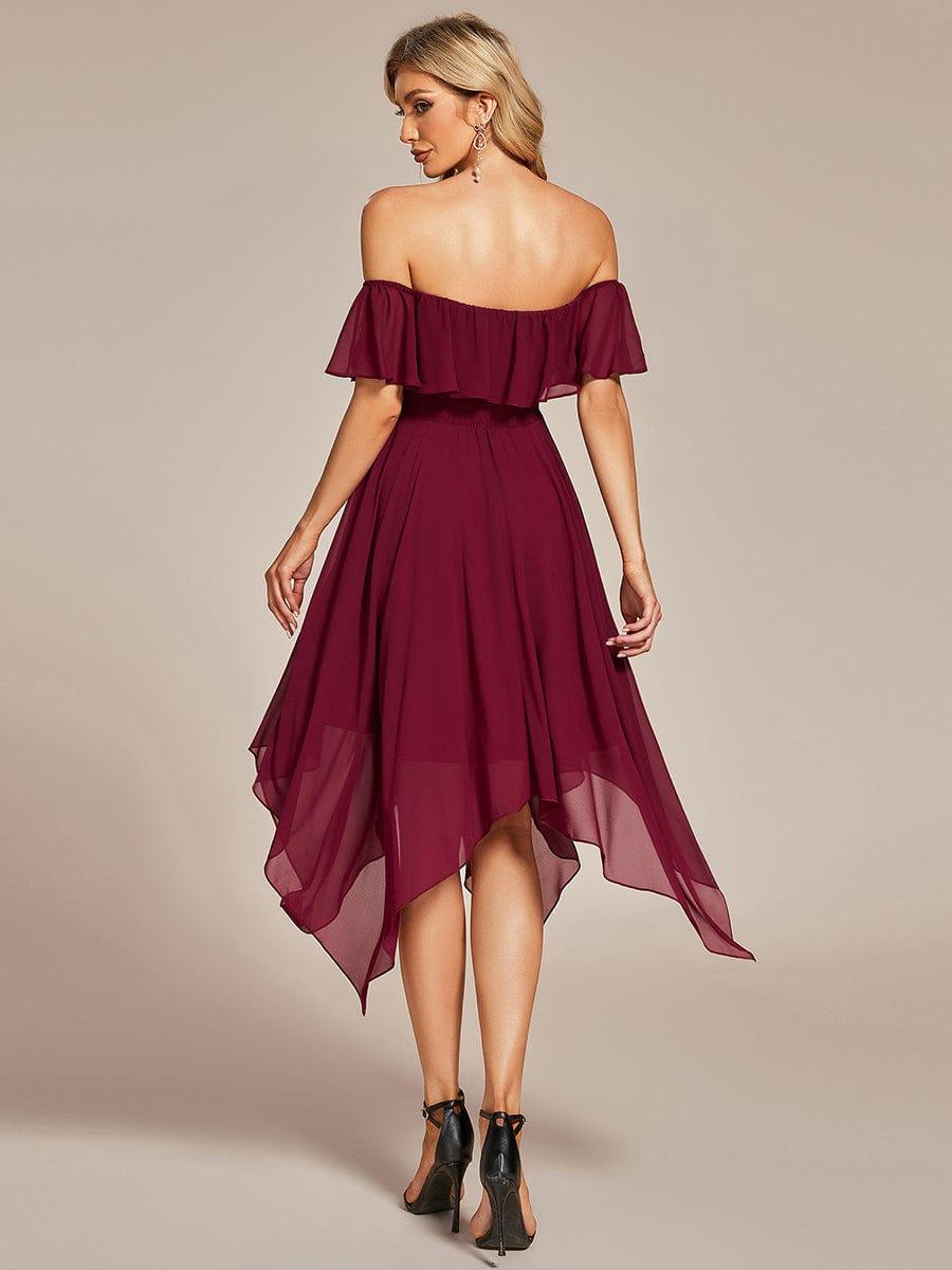 Robe demoiselle d'honneur asymétrique fluide mousseline épaules dénudées #Couleur_Bordeaux