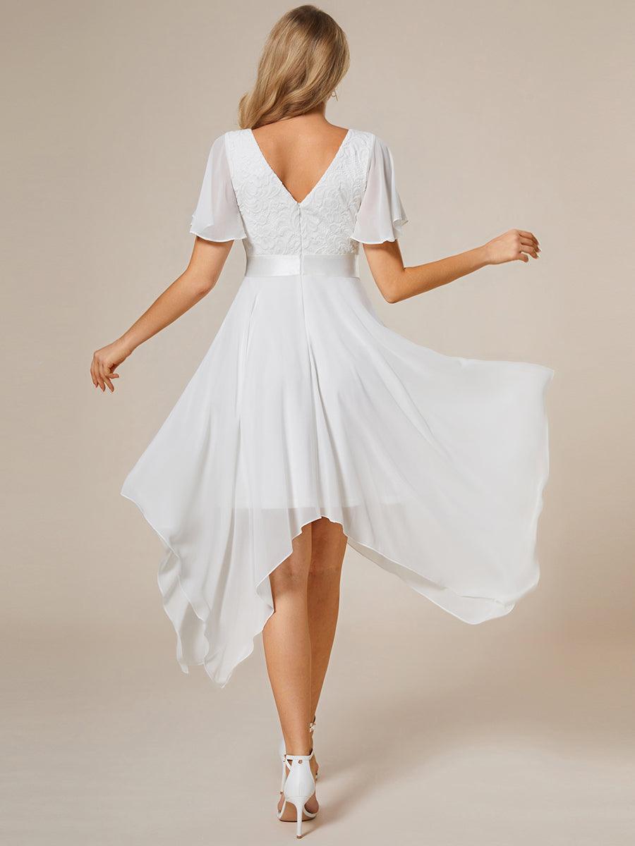 Robe de demoiselle d'honneur à ourlet asymétrique taille empire manches courtes longueur genou #Couleur_Creme