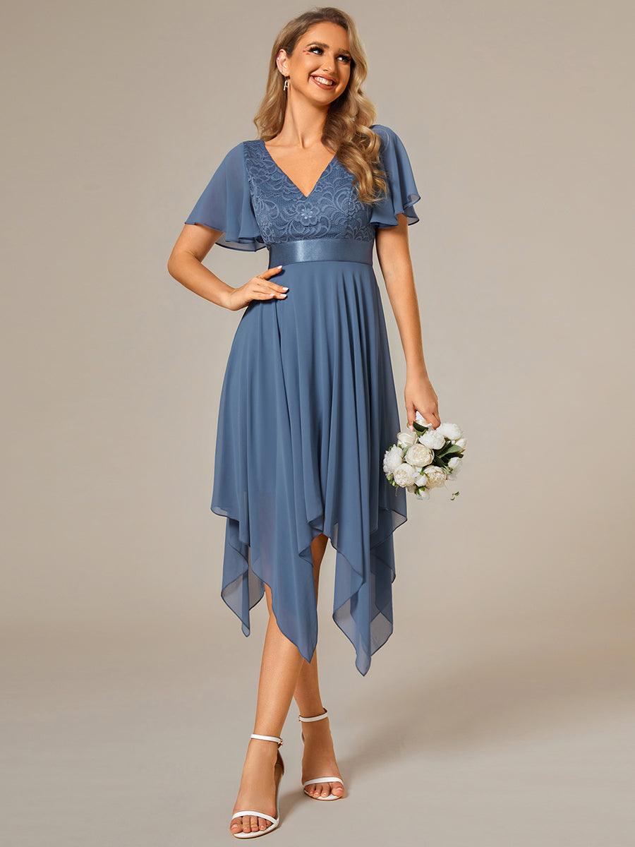 Robe de demoiselle d'honneur à ourlet asymétrique taille empire manches courtes longueur genou #Couleur_Marine Fume