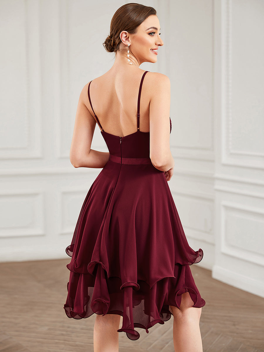 Robe de demoiselle d'honneur plissée longueur genou en mousseline à volants #Couleur_Bordeaux