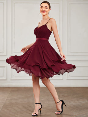 Robe de demoiselle d'honneur plissée longueur genou en mousseline à volants