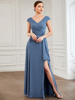 Robe de demoiselle d'honneur à col en V avec fente haute et taille nouée