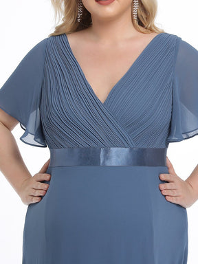 Robe de maternité plissée de grande taille avec manches à volants et col en V