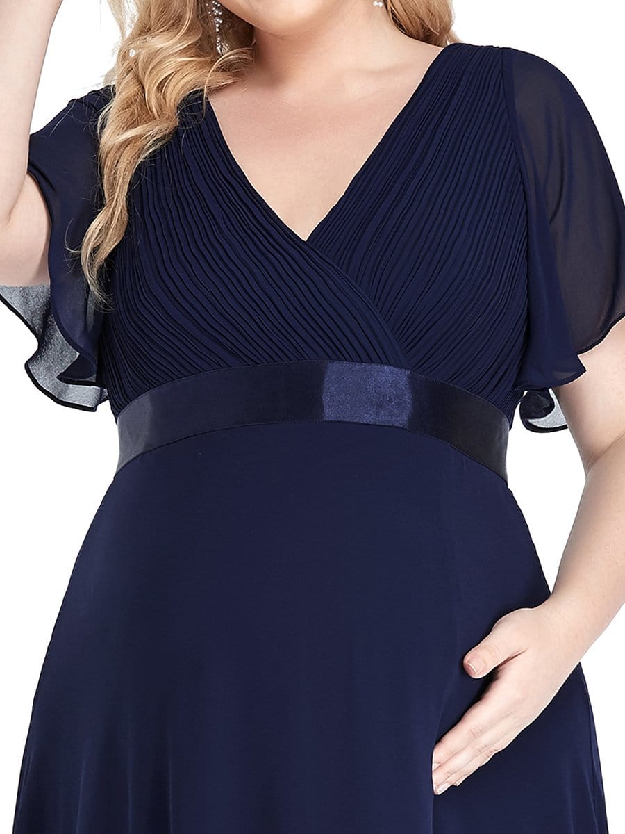 Robe de maternité plissée de grande taille avec manches à volants et col en V