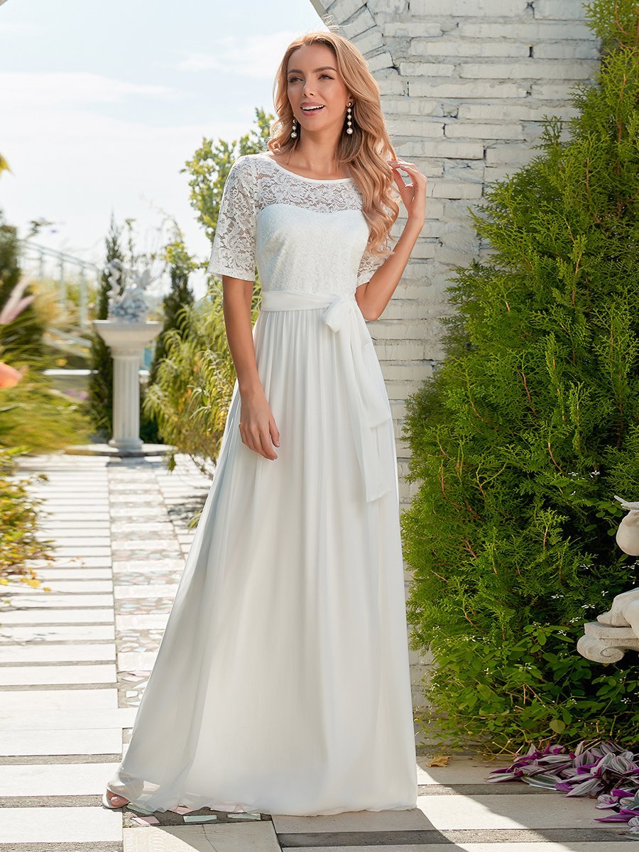 Robe de mariée simple en mousseline à demi-manches avec ceinture